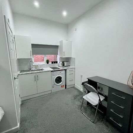 Self Contained Studio In Bham City Centre W Parking เบอร์มิงแฮม ภายนอก รูปภาพ