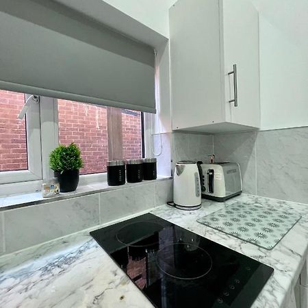 Self Contained Studio In Bham City Centre W Parking เบอร์มิงแฮม ภายนอก รูปภาพ