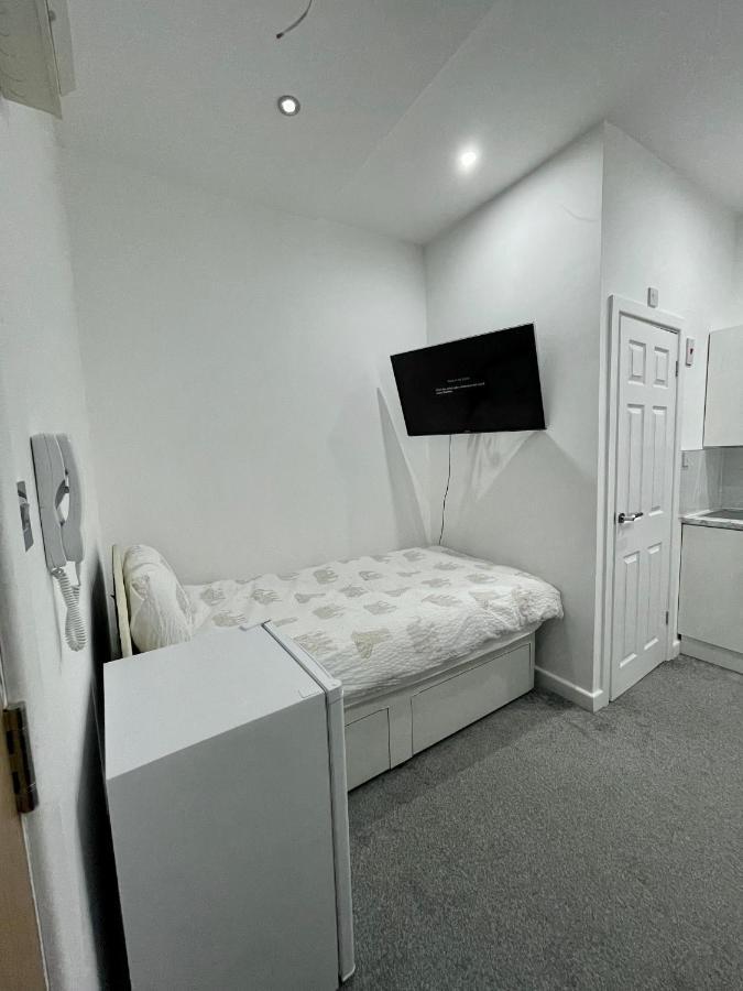 Self Contained Studio In Bham City Centre W Parking เบอร์มิงแฮม ภายนอก รูปภาพ